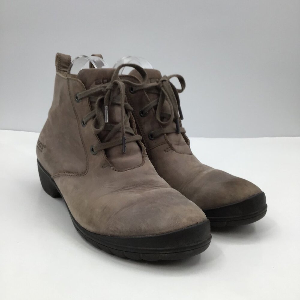 Women's 8.5 Bogs Carrie Chukka Boots Ankle Booties Waterproof Brown Leather